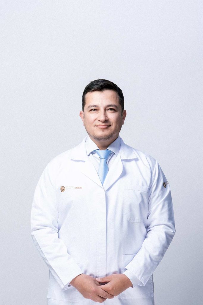 Dr. Santiago González Campoverde