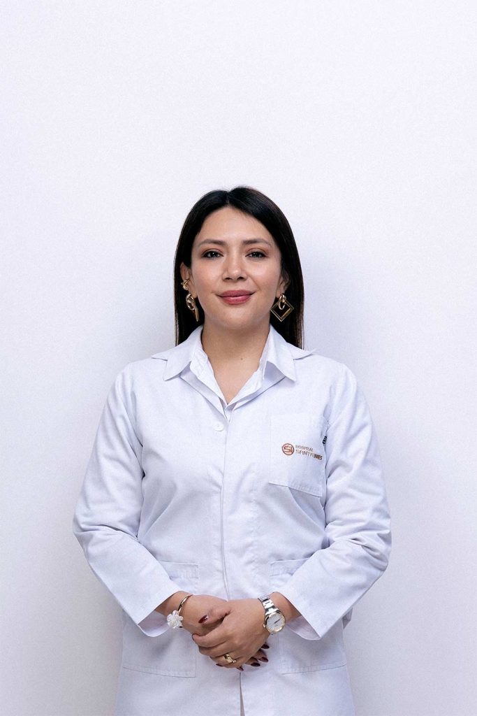 Dra. Karola Adriana Puente Mosquera