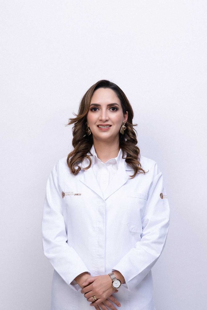 Dra. María Alejandra Vélez Carrión