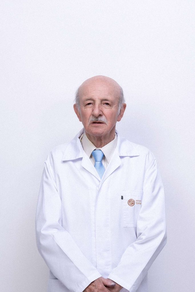 Dr. César Humberto Carrión Platón