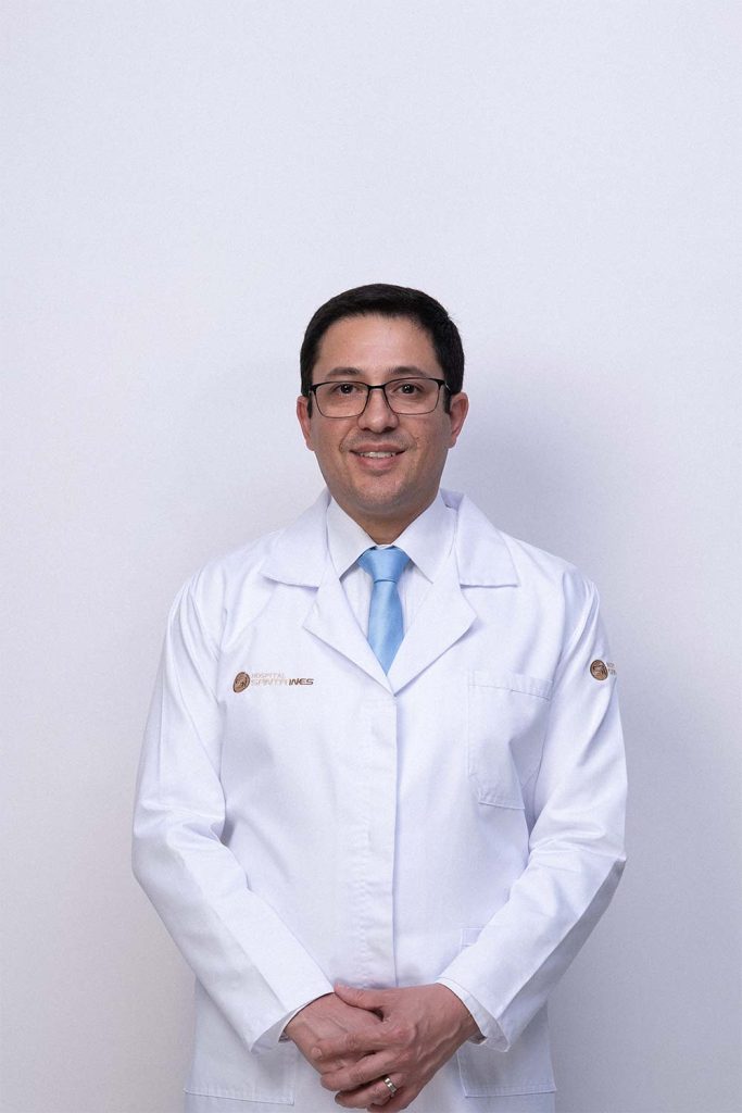 Dr. Roberto Hernán Vásquez Serrano