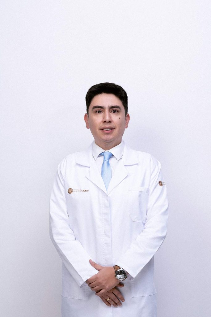 Dr. Víctor Miguel Sacoto Romo