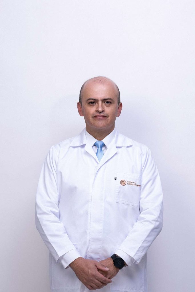 Dr. Washington Roberto Freire Morejón